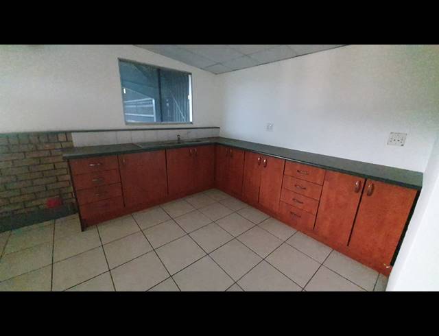 2,058M² WAREHOUSE TO LET IN CITY DEEP